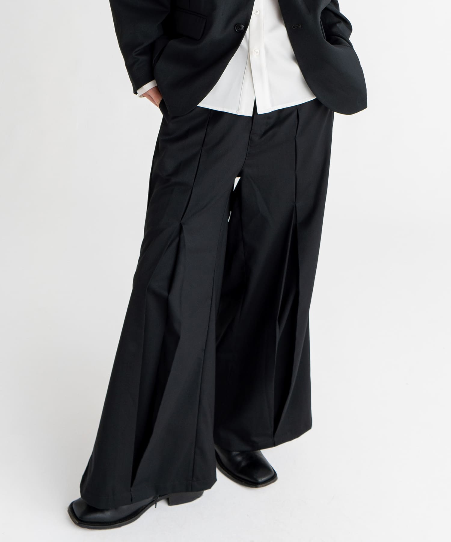 【PREORDER：8/15~】bar tuck slacks