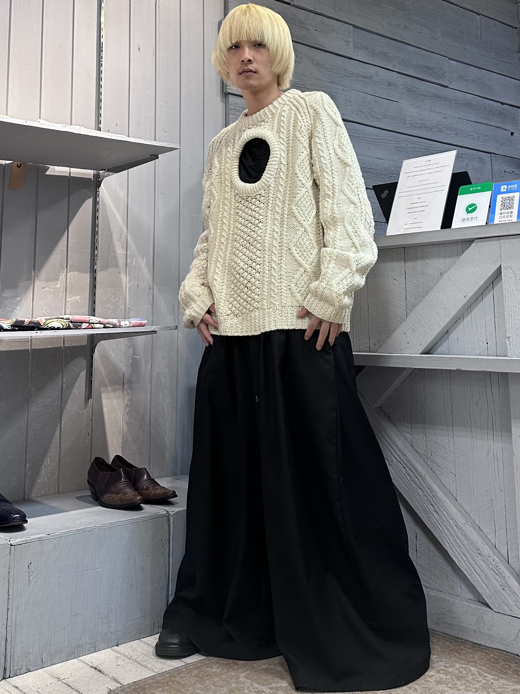 穴あきニット