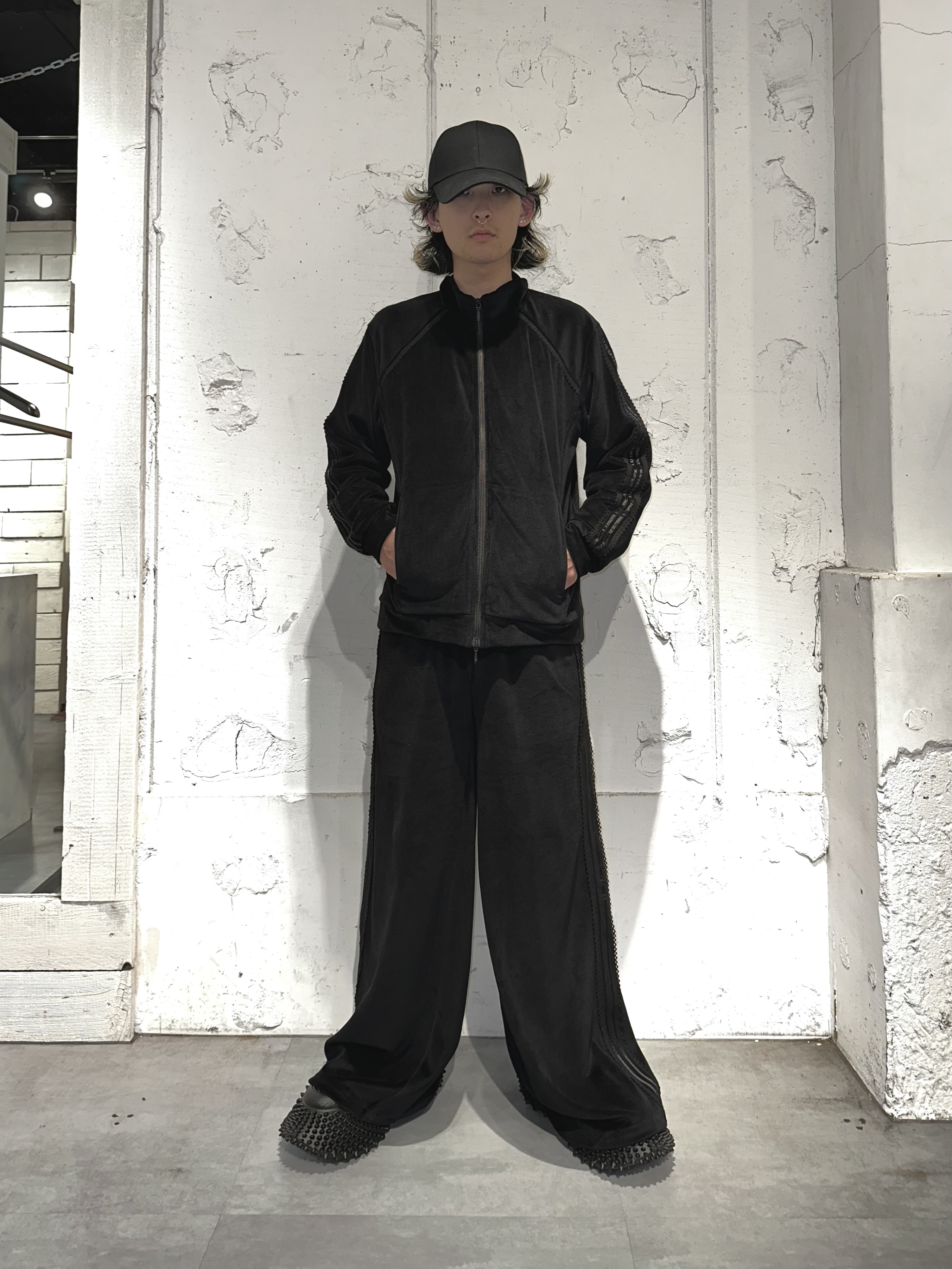 シンプルで上品なジャージセットアップ