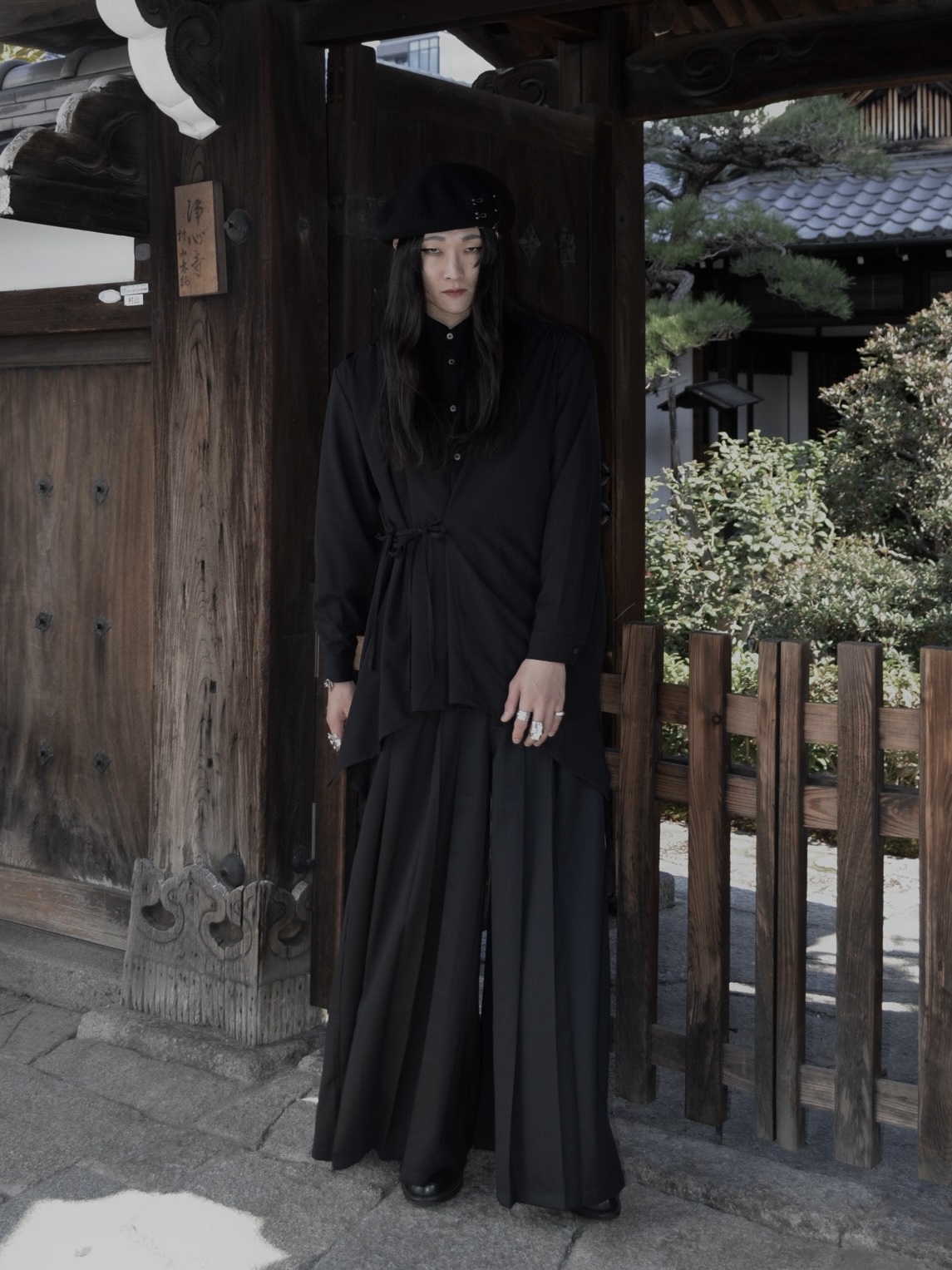 さらっと1枚で着れるシャツ！