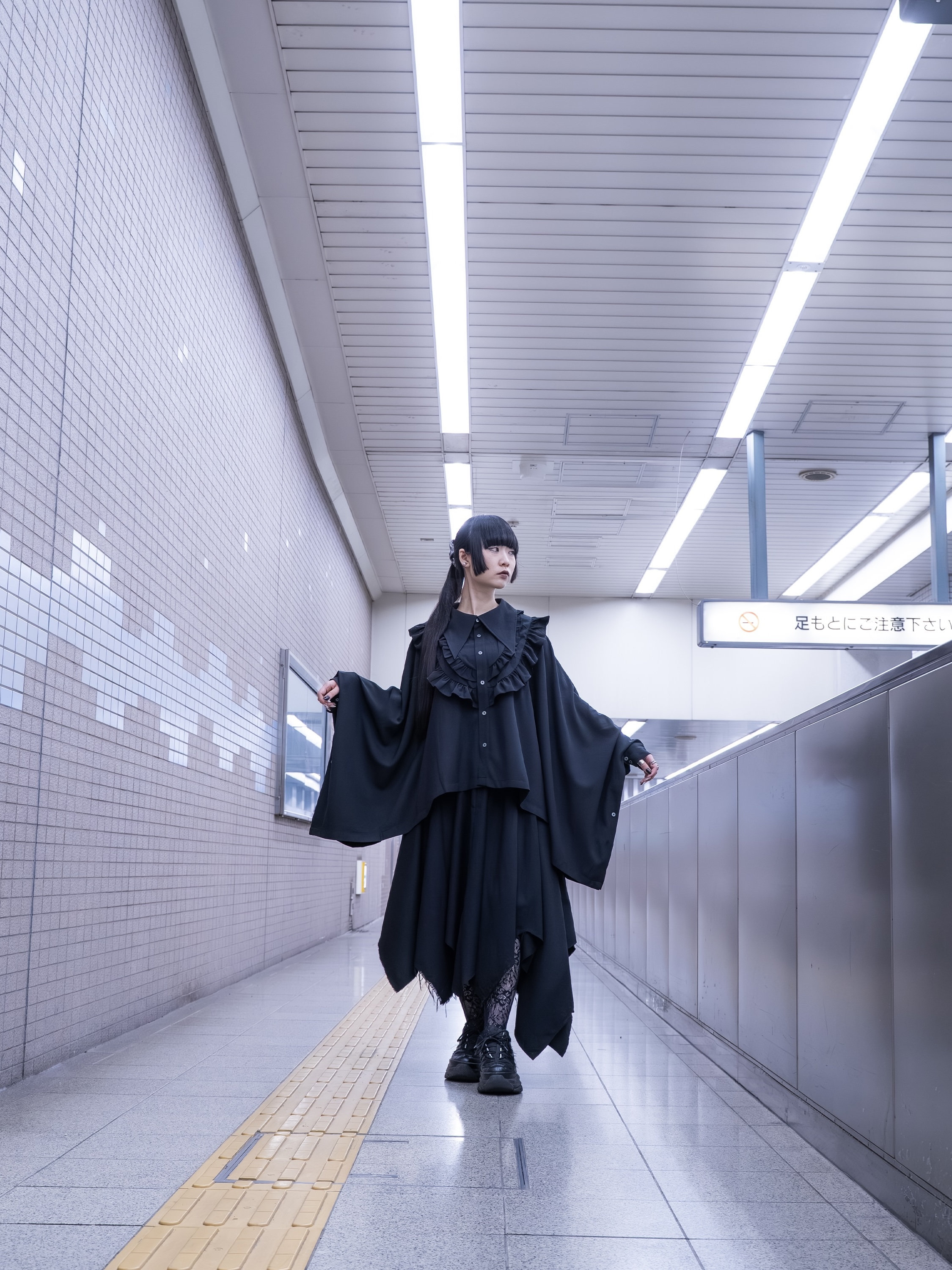 black frill style