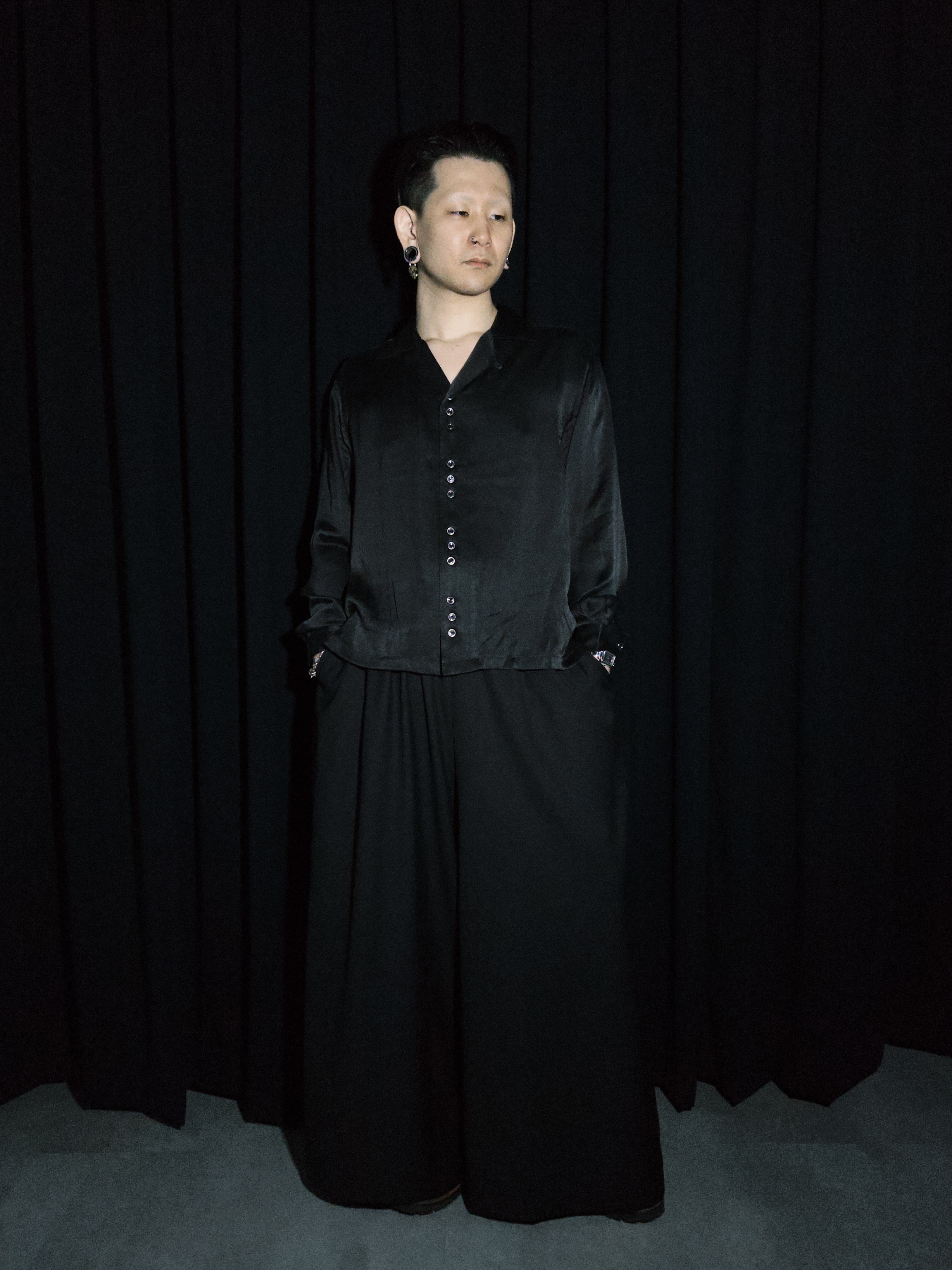 silk open collar shirt